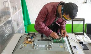 عامل تعیین‌کننده هزینه‌ تعمیر تلویزیون